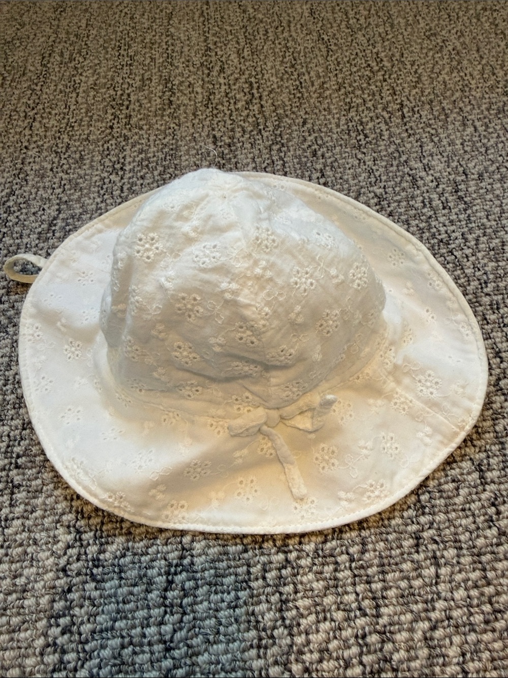 Baby Gap White Eyelet Sun Hat with Bow
